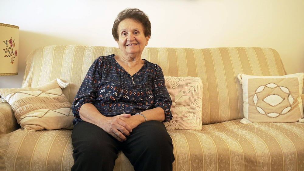 Η Ζαφειρία Κονέ, ελληνίδα εβραία απ’ τη Λάρισα. Κατά τη διάρκεια της Κατοχής είχε κρυφτεί με την οικογένειά της στα βουνά. Φωτογραφία: Δημήτρης Πολυδωρόπουλος 