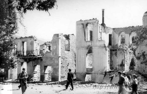 Die Stadt Kalavryta am Tag nach dem Massaker, Museum des Holocaust der Stadt Kalavrita. 